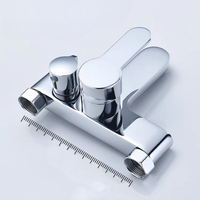 Robinet de salle de bain moderne à poignée unique en chrome poli pour montage mural Baignoire en cuivre
