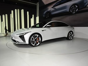 IM L7 2024, Sedán de Nueva Energía de Tamaño Mediano a Grande |   Vehículo Eléctrico Puro, Autonomía CLTC de 625-708 km, Alta Potencia de 250-425 kW, Fabricado en China - Product Image 3