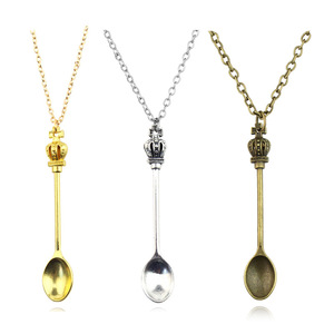 <span class=keywords><strong>Alice</strong></span> Crown Mini cuchara colgante Vintage inspirado Tiara llavero joyería regalo para mujeres niñas collar encanto bolsa accesorio - Product Image 1