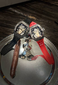 วัสดุใหม่ผสานเข้ากับกระบวนการผลิตแบบดั้งเดิม นาฬิกาจักรกลคาร์บอนไฟเบอร์ที่มีรูปลักษณ์สวยงาม - Product Image 2