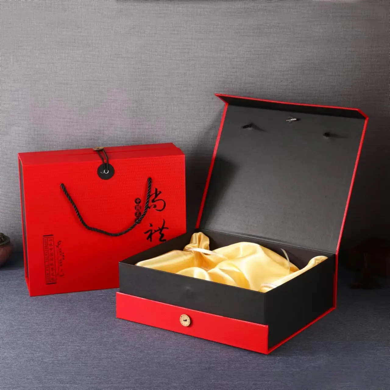 Logo personnalisé de luxe pour l'emballage de perruque boîte-cadeau boîte en carton en forme de livre emballage avec insert en satin de soie.