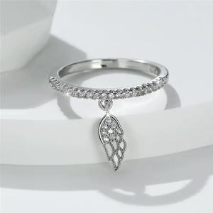 Anello T0265 con Ali, Micro Pavé di Zirconia Cubica, Pietra Rotonda, Gioiello Unisex alla Moda - Product Image 5