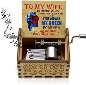 Colorful Music Box per la Moglie Tu sei Il Mio Sole Tune Classico In Legno A Mano Manovella Musicale Scatola Regali per la Moglie - Product Image 1