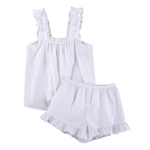 Ensemble de pyjama deux pièces en coton et lin respirant, ample et confortable, avec garniture à volants, veste matelassée et short, pour un style décontracté. - Product Image 5