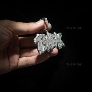 Collier Alphabet SOLO Hip Hop avec Pendentif Lettre en Argent 925 Plaqué Or, Moissanite Sertie en Canal et Perle d'Eau Douce – Tendance et Charme pour Fêtes - Product Image 2