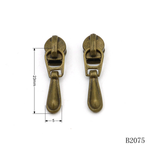 Tirette de <span class=keywords><strong>fermeture</strong></span> <span class=keywords><strong>éclair</strong></span> métallique anti-rouille personnalisée en laiton, étiquette de tirette métallique - Product Image 1