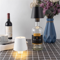 Kit de lampe de bouteille moderne Lampe de table élégante alimentée par batterie Ombre de nuit décorative pour une utilisation en chambre Transformes électriques sans fil