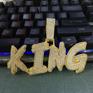Pendentif <span class=keywords><strong>personnalisé</strong></span> UWIN avec initiale en lettres verticales CZ, pendentif en lettres brossées, bijoux personnalisés, MOQ 1 pièce, <span class=keywords><strong>collier</strong></span> avec pendentif - Product Image 4