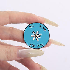 Spille per essere gentili è gratis la spilla di smalto che ispira gentilezza citazioni Creative fiore spilla rotonda risvolto zaino distintivo gioielli - Product Image 4