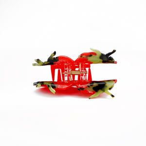 Barrette à cheveux unisexe en acétate rouge vif avec motif fraise, texture peau, détails 3D grain de semence, couleurs personnalisables pour la mode estivale - Product Image 4