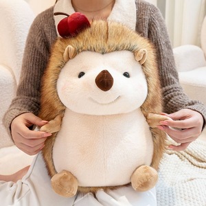 Peluche hérisson super douce et adorable avec <span class=keywords><strong>pomme</strong></span> <span class=keywords><strong>rouge</strong></span> sur <span class=keywords><strong>la</strong></span> tête et visage souriant, jouet en peluche doux pour <span class=keywords><strong>la</strong></span> peau pour enfants et adultes - Product Image 6