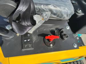 Escavatore Cingolato YILIS Hyundai/Hitachi 1-1,8 Tonnellate, Motore e Pompa ad Alta Potenza, Benna da 0,1m, Garanzia di 5 Anni - Product Image 6