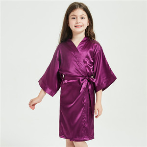 Albornoz de satén para bebé de alta calidad, vestido de noche de seda <span class=keywords><strong>blanca</strong></span> para niños, pijamas al por mayor, <span class=keywords><strong>bata</strong></span> de satén para niños - Product Image 2