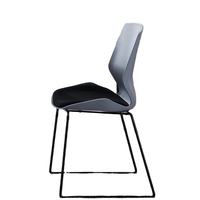 Mobilier scolaire en gros, chaise en plastique empilable de traîneau de PP moderne, chaises d'entraînement de visiteur de bureau