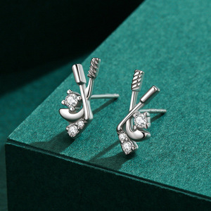 Boucles d'oreilles personnalisables en argent sterling S925 avec zircon cubique taille ronde en forme de batte de baseball – Cadeau créatif pour femme - Product Image 6