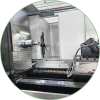Machine-outil CNC à double sommier HHMC160-1000, idéale pour le fraisage et le perçage simultanés des extrémités des pièces d'arbre