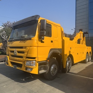 Camion de dépannage intégré SINOTRUK HOWO 8x4 pour travaux lourds |   Capacité de 20 à 25 tonnes |   Grue de remorquage hydraulique haute résistance de 20 tonnes - Product Image 3