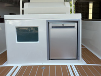 Catamaran de pêche à double coque en FRP de 0,8 m, aileron central, bateau à console centrale personnalisé