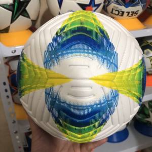 Ballon de football 2025 : Nouvelle tendance, haute qualité, personnalisable avec logo, idéal pour les matchs - Product Image 4
