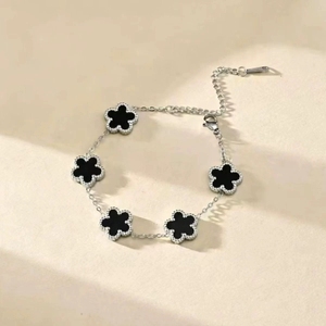 Bracciale a cinque fiori bifacciale in acciaio inossidabile, stile europeo e americano da donna, alla moda, lusso discreto, quadrifoglio portafortuna - Product Image 1