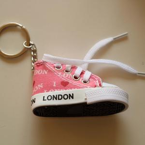 Venta al por mayor logotipo personalizado impreso Londres recuerdo 3D mini zapatilla llaveros llavero - Product Image 2