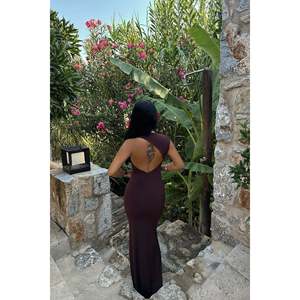 ชุดราตรีทรงบอลกาวน์สีน้ำตาล แขนเดียว แบบทางการและงานปาร์ตี้ คอสูง ประดับลายดอกไม้ ไซส์ XS และ XL - Product Image 2