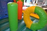 Château gonflable commercial d'extérieur avec toboggan et zone de saut combinée