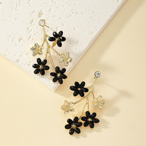 Pendientes colgantes de racimos de flores de forma ramificada con textura de Metal, nuevo diseño, Pendientes colgantes de árbol de flor de piedra negra a la moda - Product Image 4