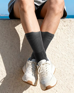 Chaussettes de basketball de compression Elite pour hommes, anti-odeur, pour la course à pied, en noir, vente en gros - Product Image 6