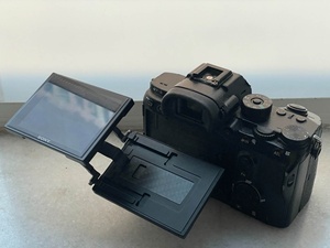 Bon prix pour un appareil photo numérique Sony Alpha <span class=keywords><strong>7R</strong></span> <span class=keywords><strong>III</strong></span> (ILCE-7RM3) d'occasion - Product Image 6