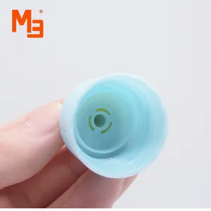 Free Sample 24/410 Plastic Twist Lock PP Water Bottle Screw Cap Stretch Cover Hand Push Pull Cap For Sports Drink Bottles