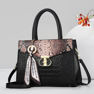 New Arrived Wholesale PU Leather Trendy Shoulder Bags Ladies Hand Bags Fashion Designer Women's Handbags for Woman - Product Image 3