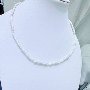 Collier avec boucle en chaîne en argent pur, perles d'eau douce baroques argentées naturelles de petite taille, de la mer de Zhuji Shanxia, de forme irrégulière - Product Image 4