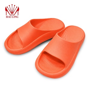 Sandales en EVA souple, style nuage, avec logo personnalisé, vente en gros, antidérapantes, légères, pour intérieur et extérieur - Product Image 1