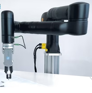 Robot Colaborativo de 6 Ejes con Capacidad de Carga de 10 kg, Robot KASSOW para Recoger y Dejar Objetos con Pinza Robótica RG2 Fabricada por Onrobot - Product Image 2