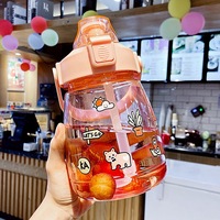 Bouteille d'eau en plastique écologique de 1300 ml, portable, pour camping en extérieur, avec sangle pour étudiant, couvercle pop-up et paille