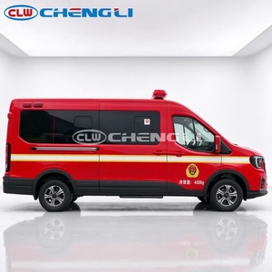 Fourgon ambulance rouge F0RD T8 à longue base avec barre lumineuse pour interventions d'urgence en cas d'incendie - Product Image 4