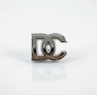 Étiquette métallique 3D personnalisée avec logo, plaqué or, badge émaillé, plaque de nom de luxe pour vêtements, sacs, chaussures