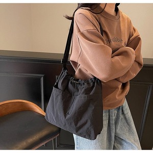 Túi xách tối giản màu trơn cho mùa xuân 2025 - Product Image 4