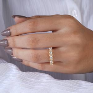 Elegante Anillo de Eternidad de Diamantes en Oro Amarillo para Mujer, Anillo Clásico de Boda o Aniversario, Joyería Fina de Lujo para Uso Diario - Product Image 5