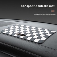 Tapis antidérapant pour voiture, motif quadrillé individuel, tapis antidérapant universel pour tableau de bord et console centrale de voiture