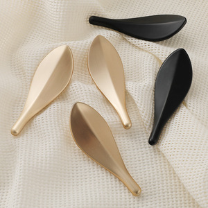 Creative Personality Zinc Alloy Loquat Leaf Wardrobe <strong>Door</strong> Handle Luxury Golden and Black Solid Drawer Cabinet Handle - Product Image 2