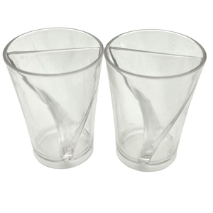 Notre propre fabricant barre produit Unique en plastique verre coupe verre clair torsion tasse