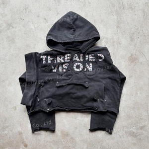 Sweat à capuche streetwear personnalisé, 500 g/m², épais, avec patch brodé, coupe carrée et courte, uni, orné de strass, vintage, effet vieilli et délavé à l'acide - Product Image 3