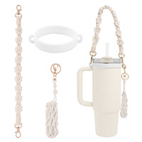 Expédition rapide |   Sangle pour bouteille d'eau en forme de fleur tissée à la main couleur macaron, cordon de transport pour tasse isotherme