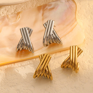 ต่างหูสแตนเลสทรง X แบบข้ามพรมแดน ดีไซน์เส้นเรขาคณิต สำหรับผู้หญิง ขายส่งเครื่องประดับ TE60004 G S - Product Image 3