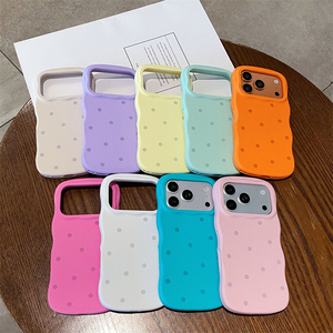 Funda de Silicona Líquida con Bordes Ondulados y Puntos, Colores Frescos, Tacto Suave, para iPhone 17 Pro Max, Carcasa Protectora Antigolpes - Product Image 1