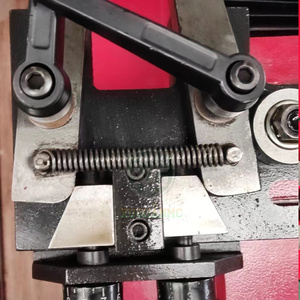 Torno para tambores <span class=keywords><strong>de</strong></span> freno C9335A, máquina <span class=keywords><strong>de</strong></span> reparación <span class=keywords><strong>de</strong></span> discos <span class=keywords><strong>de</strong></span> freno con portaherramientas <span class=keywords><strong>de</strong></span> <span class=keywords><strong>cambio</strong></span> rápido - Product Image 5