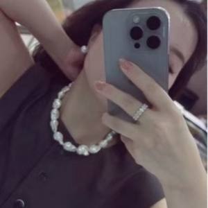 Collier de perles d'eau douce baroques, blanc naturel, à fort brillant, chaîne réglable, style vintage français, beauté étrange et lumineuse - Product Image 4