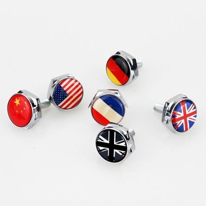 Tornillos para marco de matrícula personalizados con logotipo de bandera, hechos de aleación de zinc duradera, que exhiben una personalidad única. - Product Image 2